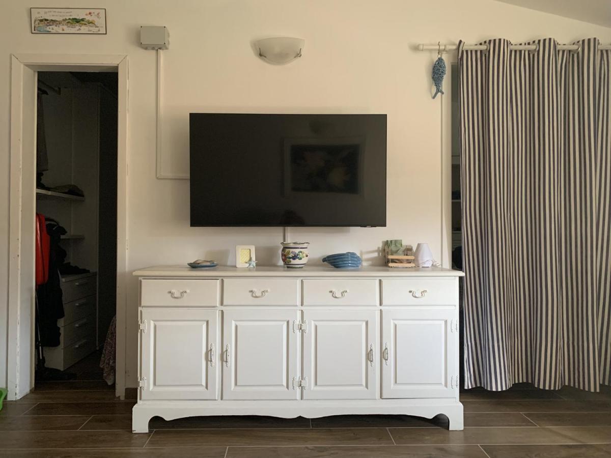 Appartamento La Casa Di Chiara Porto Azzurro Eksteriør billede